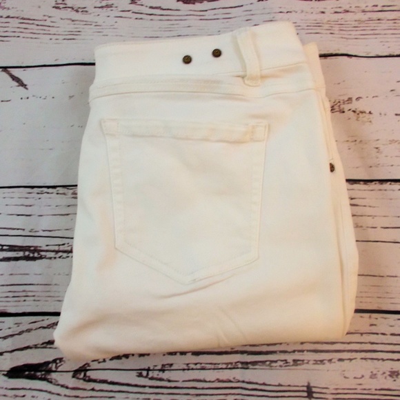 CAbi Denim - Cabi white indie skinny jeans size 6